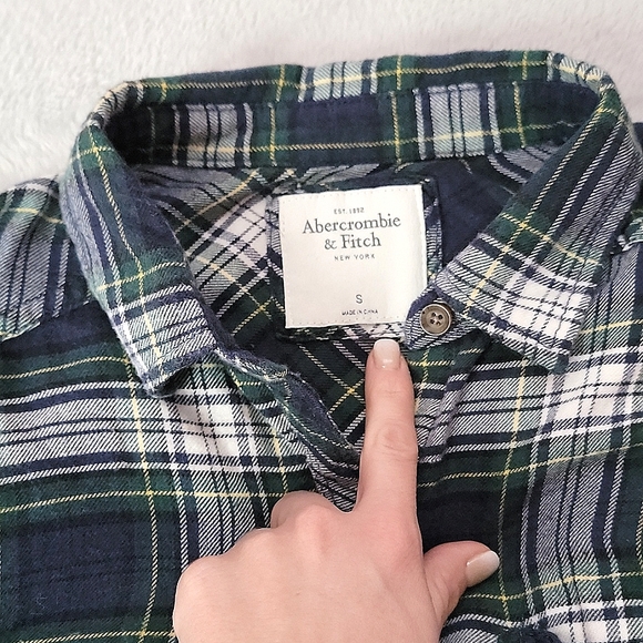 Abercrombie & Fitch Flannel - Picture 2 of 10